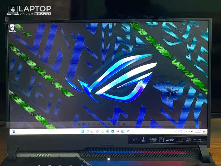 17-inch QHD 240Hz Display